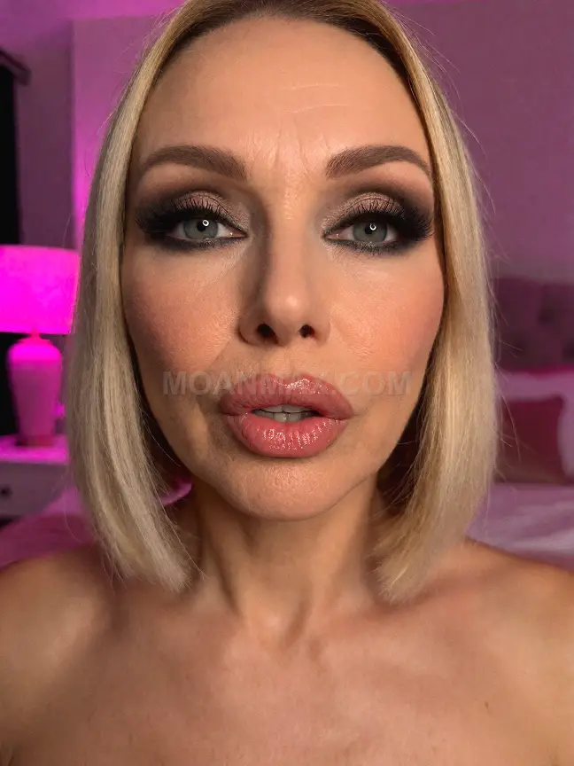 Bimbo AI porn